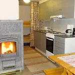 Semesterbostad Tiirantuvat *