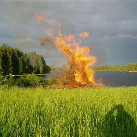 Semesterbostad Tiirantuvat *